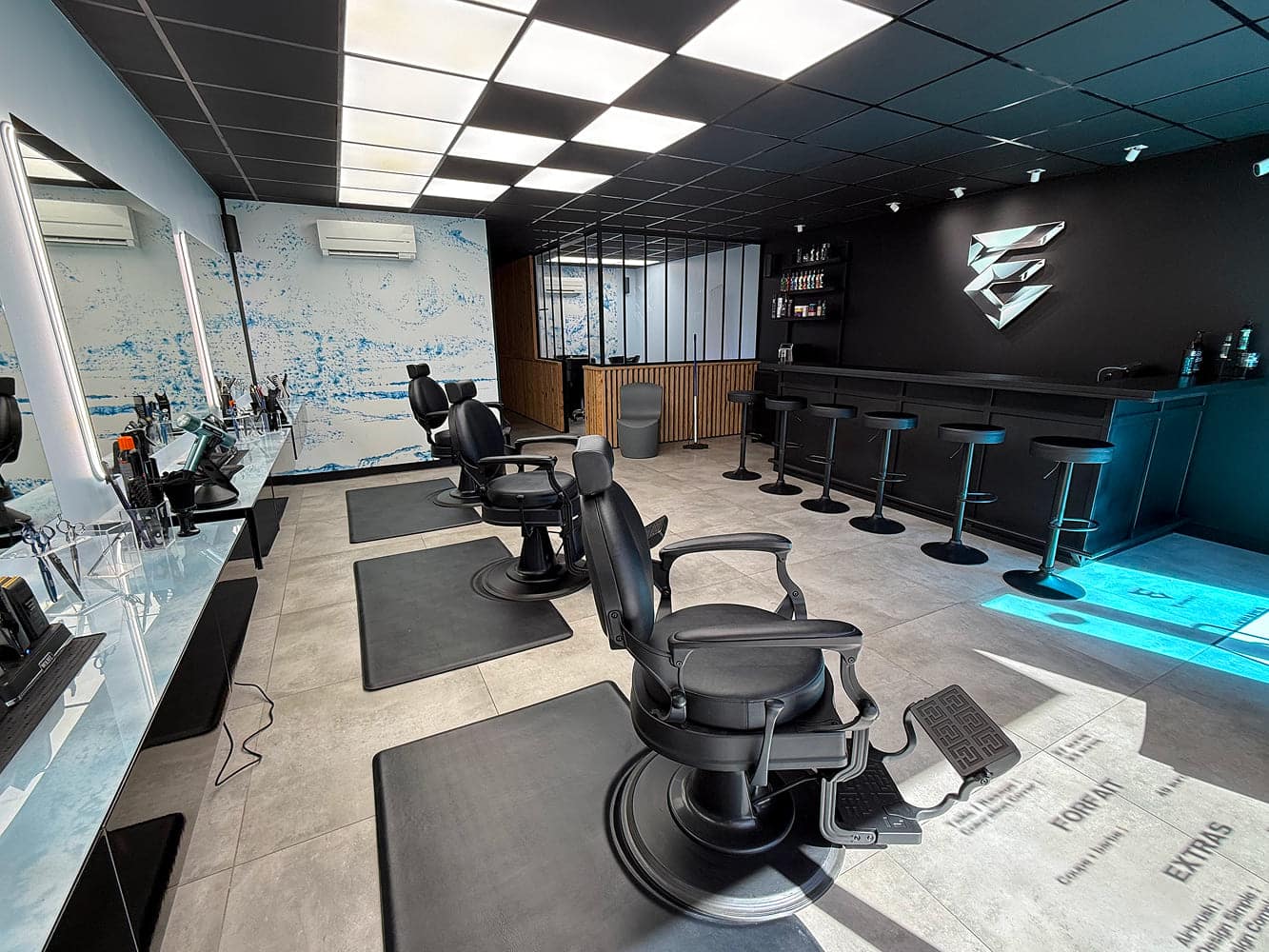 Les fauteuils de barbier du salon